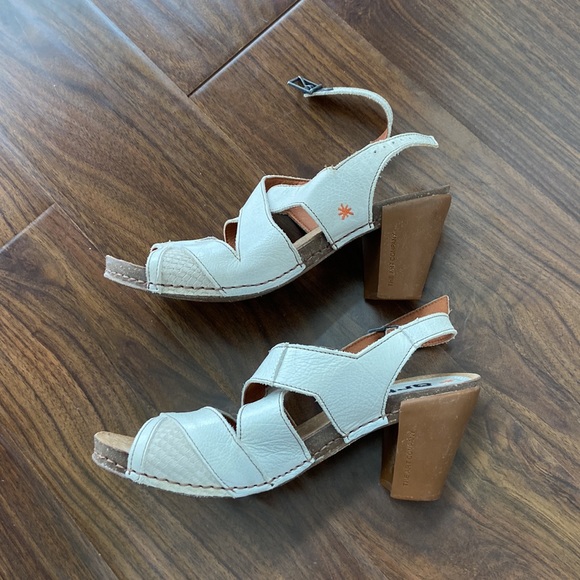 The Art Company Heeled Leather Sandals - Picture 4 of 14